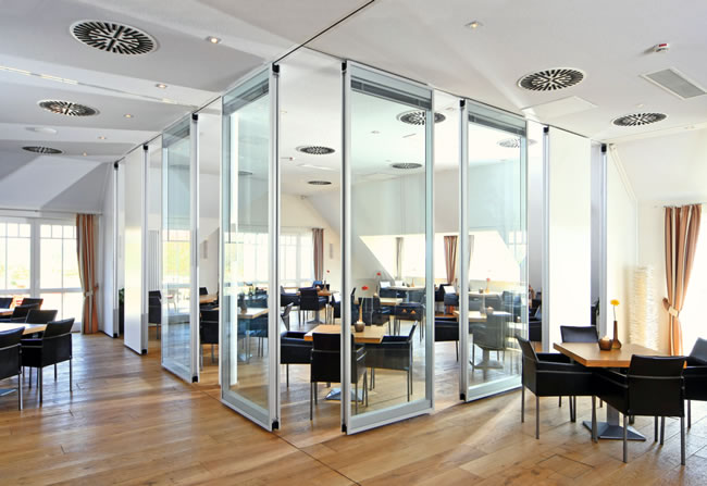 Single Glass Partition Vogline