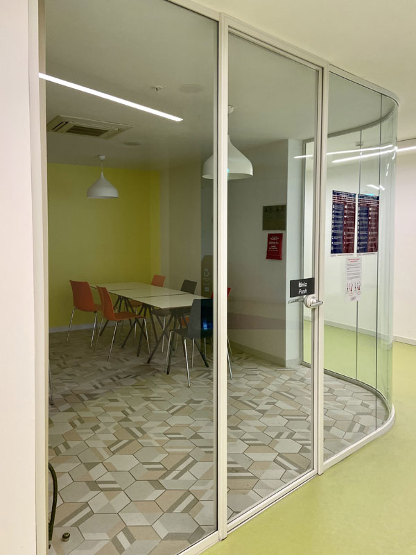 Single Glass Partition Vogline