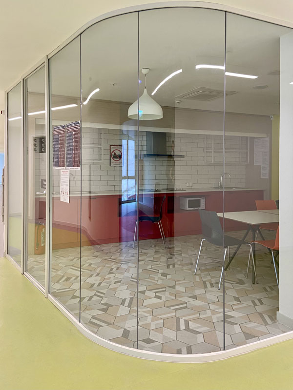 Single Glass Partition Vogline